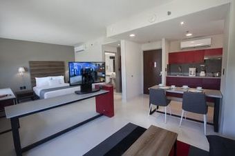 Hotel City Express Suites Cabo San Lucas