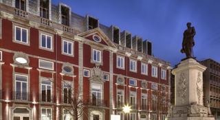 Hotel NH Collection Porto Batalha