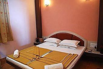 Shanti's Hotel Sonai