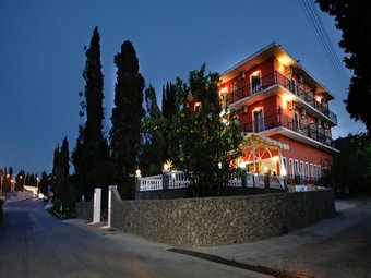 Hotel Pyrros