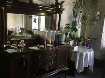 Hostal Cornerstones Guest House