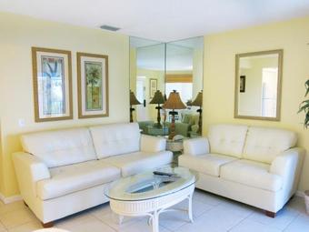 Hotel New Smyrna Waves By Exploria Resorts