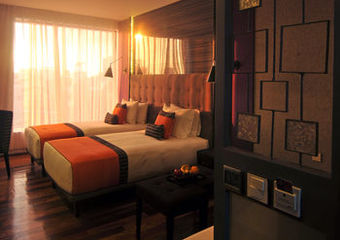 Hive Hotel And Convention Place