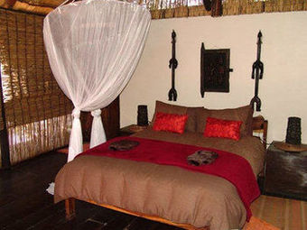 Posada Caprivi Houseboat Safari Lodge