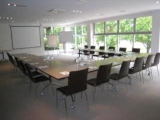 Forrest Hotel & Apartments