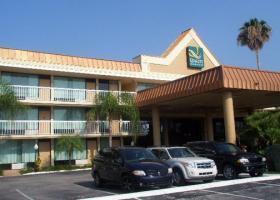 Hotel Quality Inn & Suites