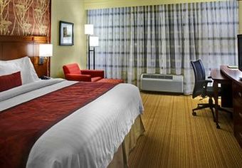 Hotel Courtyard Boone