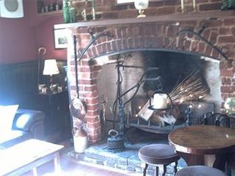 Hostal The Three Horseshoes