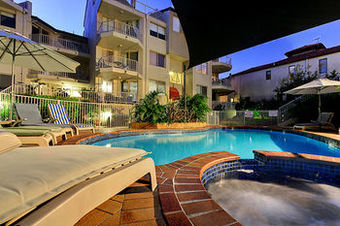 Hotel Sand Castles On Currumbin Beach