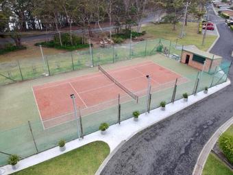 Lakeside Cabins & Holiday Village