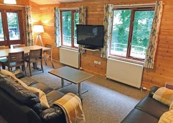 Ivyleaf Combe Lodges