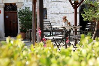 Hostal Archontiko Blana