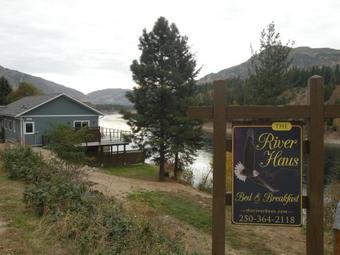 The River Haus Bed And Breakfast
