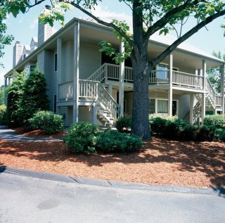 Hotel Centennial Inn Suites