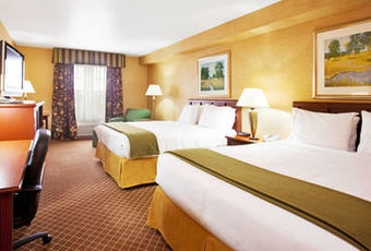 Holiday Inn Express Hotel & Suites Iron Mountain