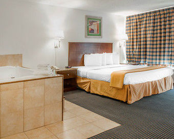 Hotel Quality Inn & Suites University