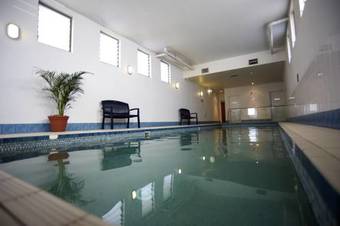 Hotel Quest (one Bedroom)