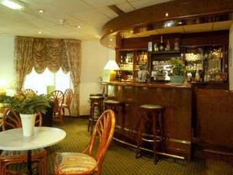 Hotel Median Roissy Cdg Airport