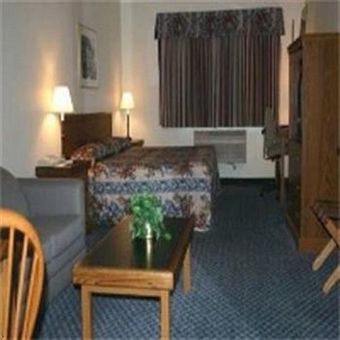 Hotel Charter Inn And Suites