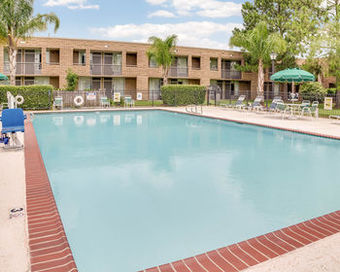 Hotel Quality Inn La Place