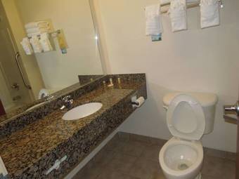 Hotel Days Inn And Suites Laurel