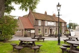 Lodge The Feathers Inn