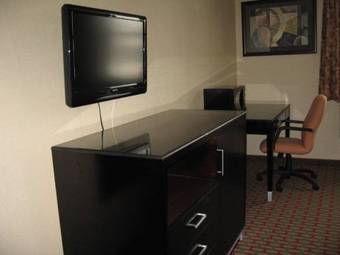 Hotel Town House Inn And Suites