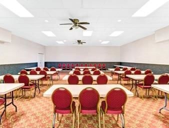 Ramada Murfreesboro Hotel