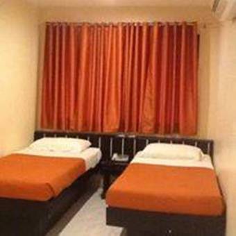 Bed & Breakfast The Royale House Travel Inn & Dormitel