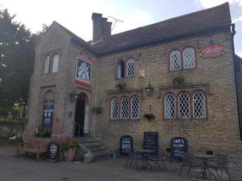 Posada The Fitzwalter Arms