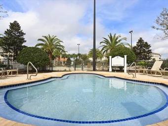 Tommy Bahama Reunion Estate