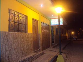 Hostal Alojamiento "selva Del Sol"