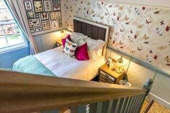 Hotel Hand And Spear