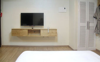 Gukje Business Hotel