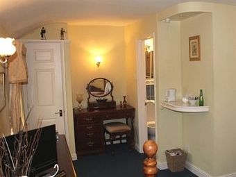 Bed & Breakfast The Longham White Horse