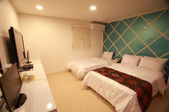 La Nuit Hotel