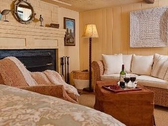 Bed & Breakfast Ship's Knees Inn