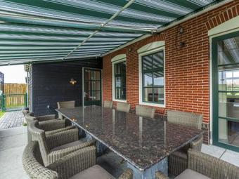 Cozy Child-friendly Holiday Home For 10 In Colijnsplaat