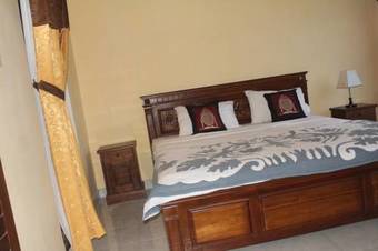 Hostal Gusti House