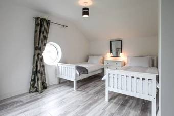 No2 At Rosebank Apartments