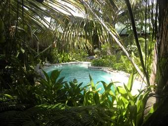 Hostal Barefoot In Barra