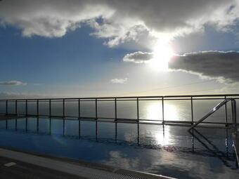 Villa S�o Louren�o - By Mhm