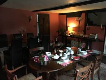 Bed & Breakfast Christmas Pie Barns