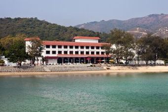 Hotel Silvermine Beach Resort