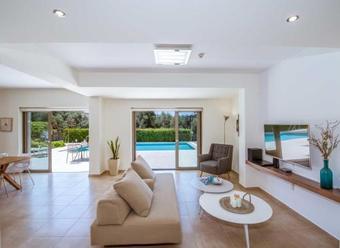 Sunlight Breeze Villa