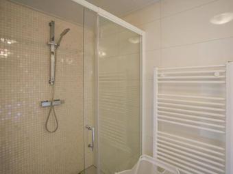 Charming Chalet In Kattendijke Near The River