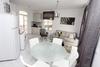 White Apartment Boutique