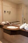 Carlton Shearwater Hotel