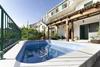 House Niksa