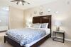 Apartamento Warm & Cozy 104 St Downtown Retreat - 3 Bed 2 Bath